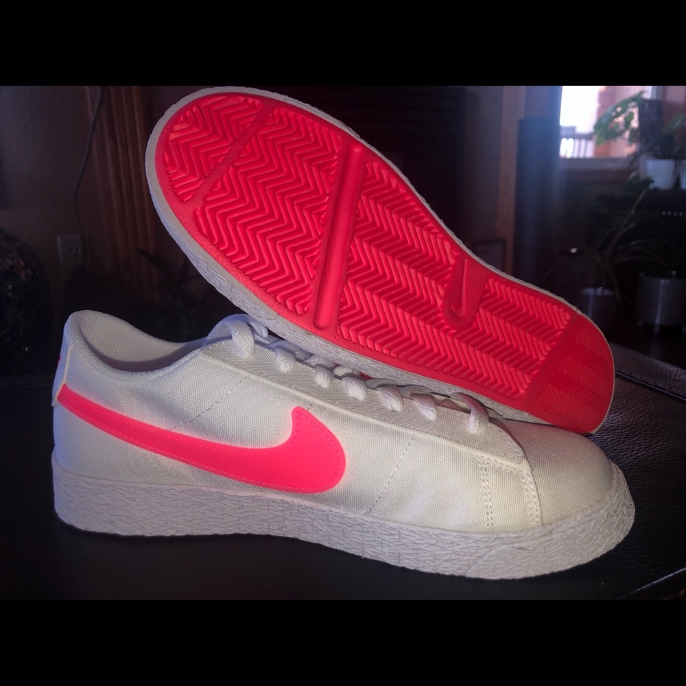 Nike Blazer Low Pop Neon Pink White sneakers
